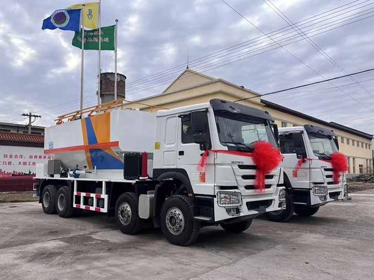 Site Mixed And Charged Emulsion Explosive Truck